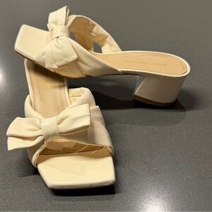 STUART WEITZMAN Sofia 45MM Bow Leather Sandals Size 6.5